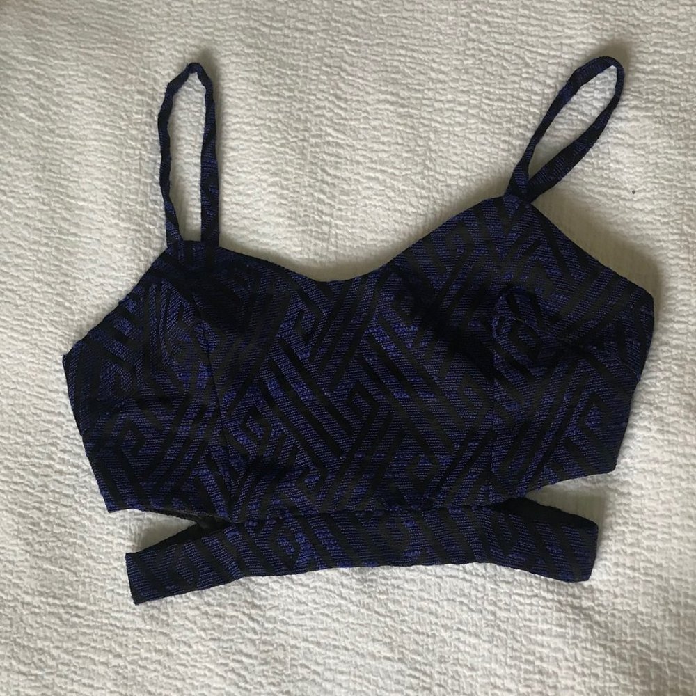 ASTR Chevron Cut-out Crop Top